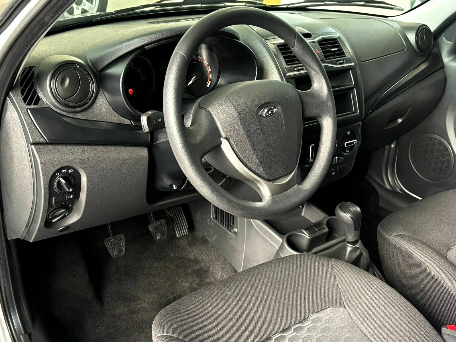 Lada Granta седан Classic 24 Кондиционер 1.6 90hp 5MT