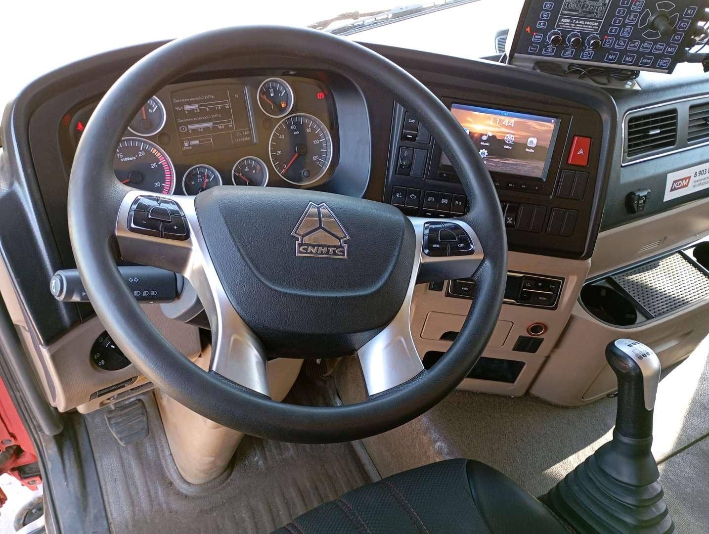 HOWO ZZ3256V384GE 6x4,  145 588 км, 2023 года в лизинг