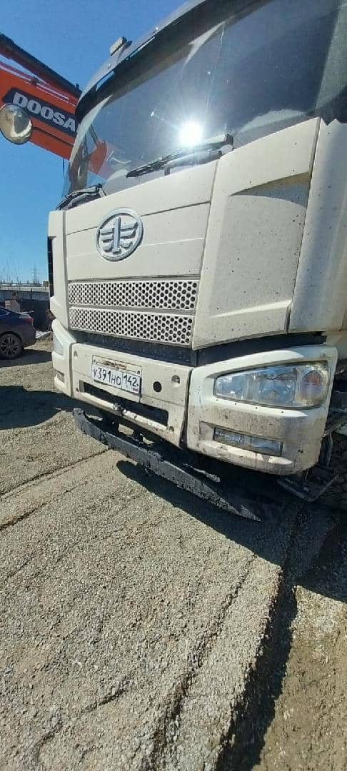 FAW CA3310P66K24T4E5 8х4,  135 366 км, 2022 года в лизинг