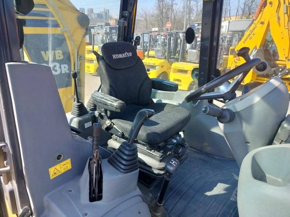 KOMATSU WB93R-5EO,  9 118 км, 2020 года в лизинг