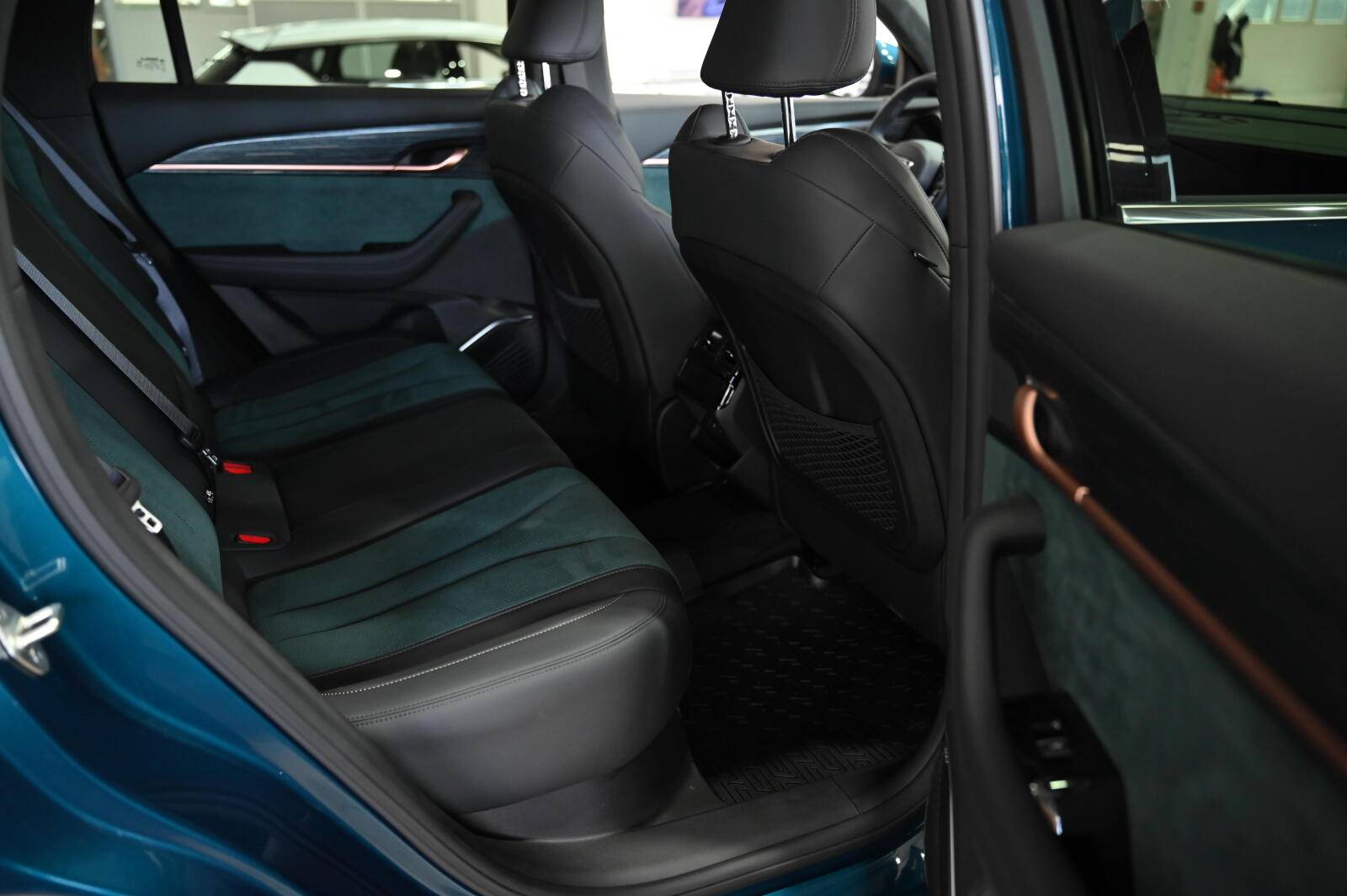 Geely Monjaro Exclusive 2.0T (238 hp) 8AT 4WD
