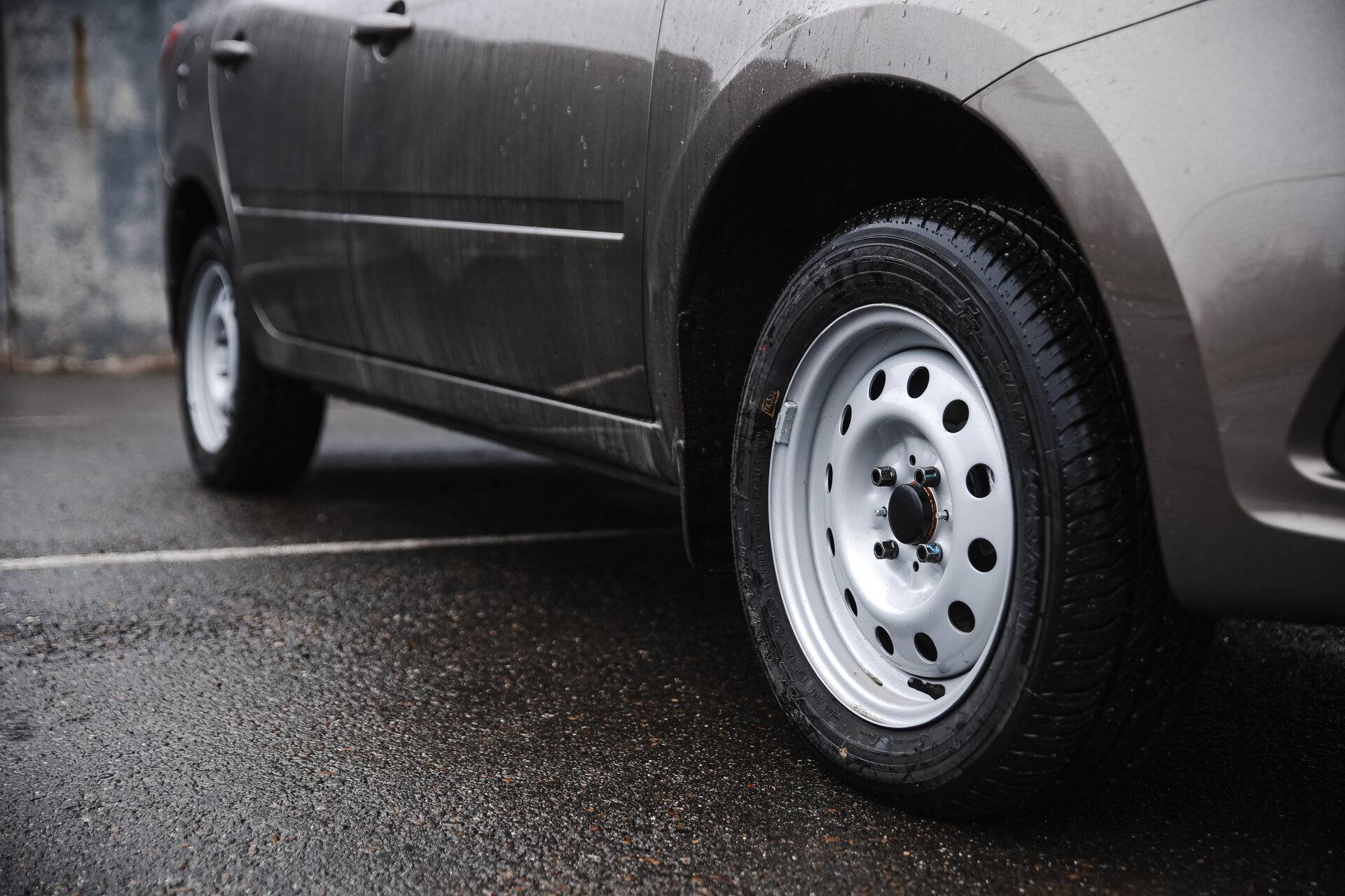 Lada Granta седан Classic 24 Кондиционер 1.6 90hp 5MT