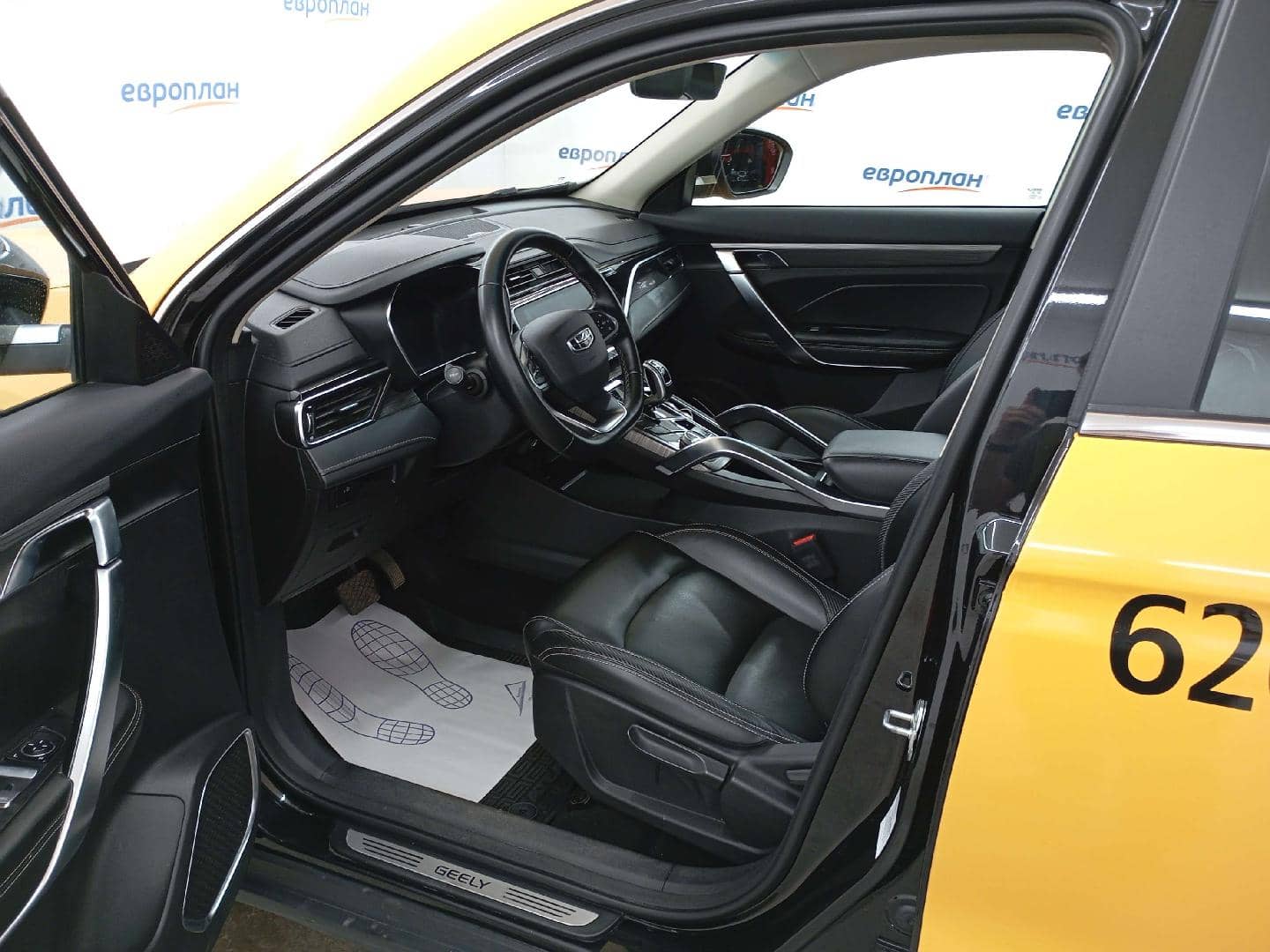 Geely Atlas Pro,  210 392 км, 2023 года в лизинг