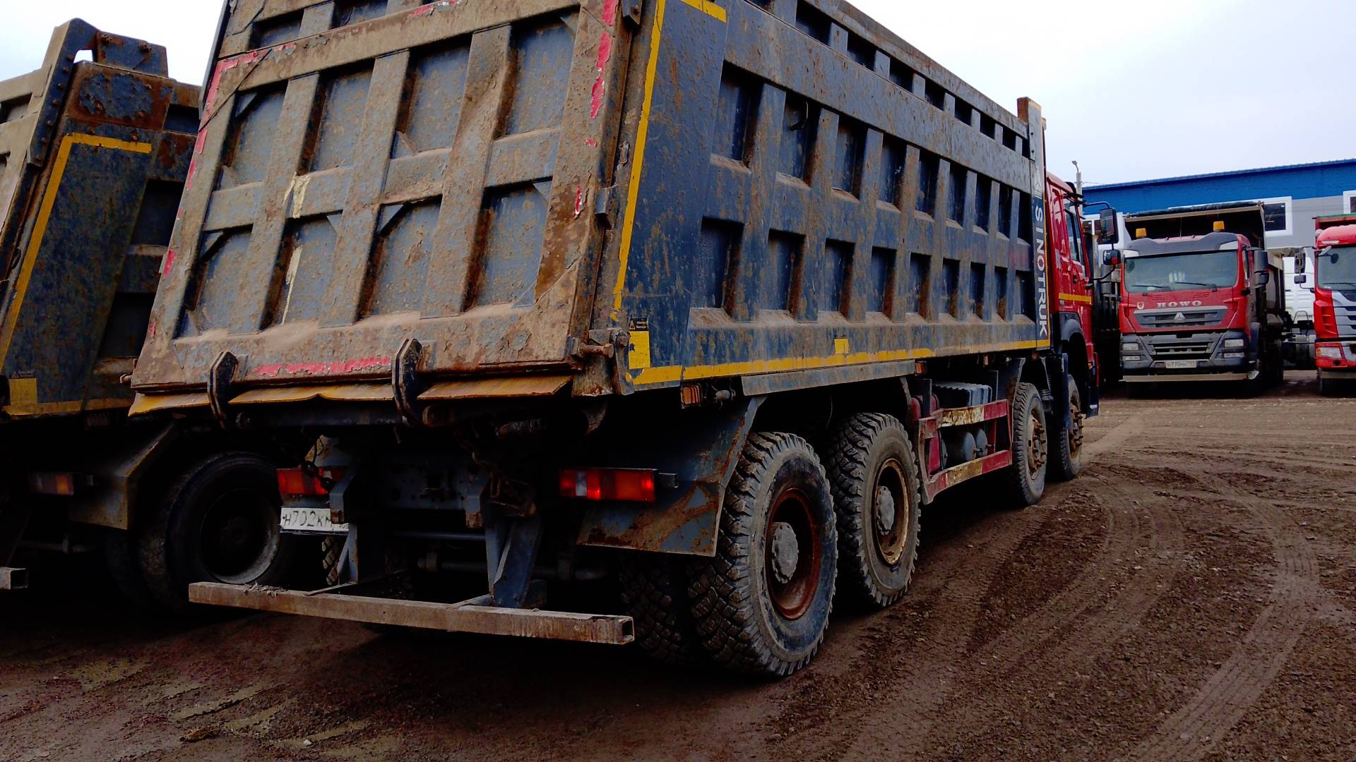 HOWO ZZ3407S3867Е 8х4,  169 655 км, 2022 года в лизинг
