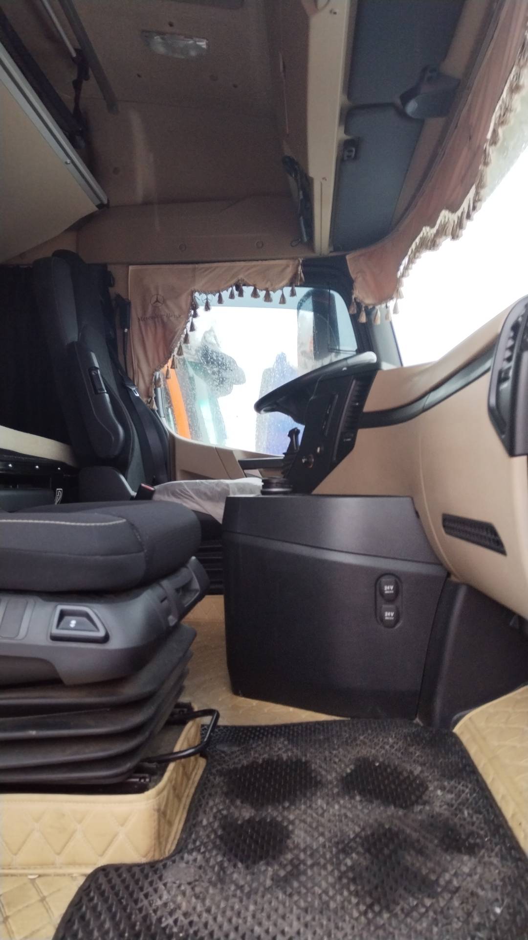 Mercedes-Benz Actros 1853,  224 043 км, 2023 года