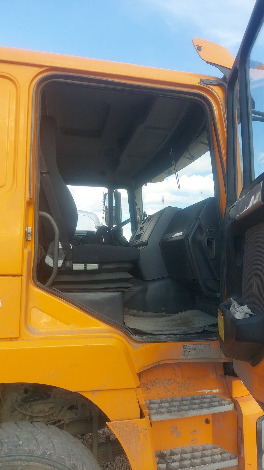 Shacman SX3258DR384,  123 462 км, 2022 года