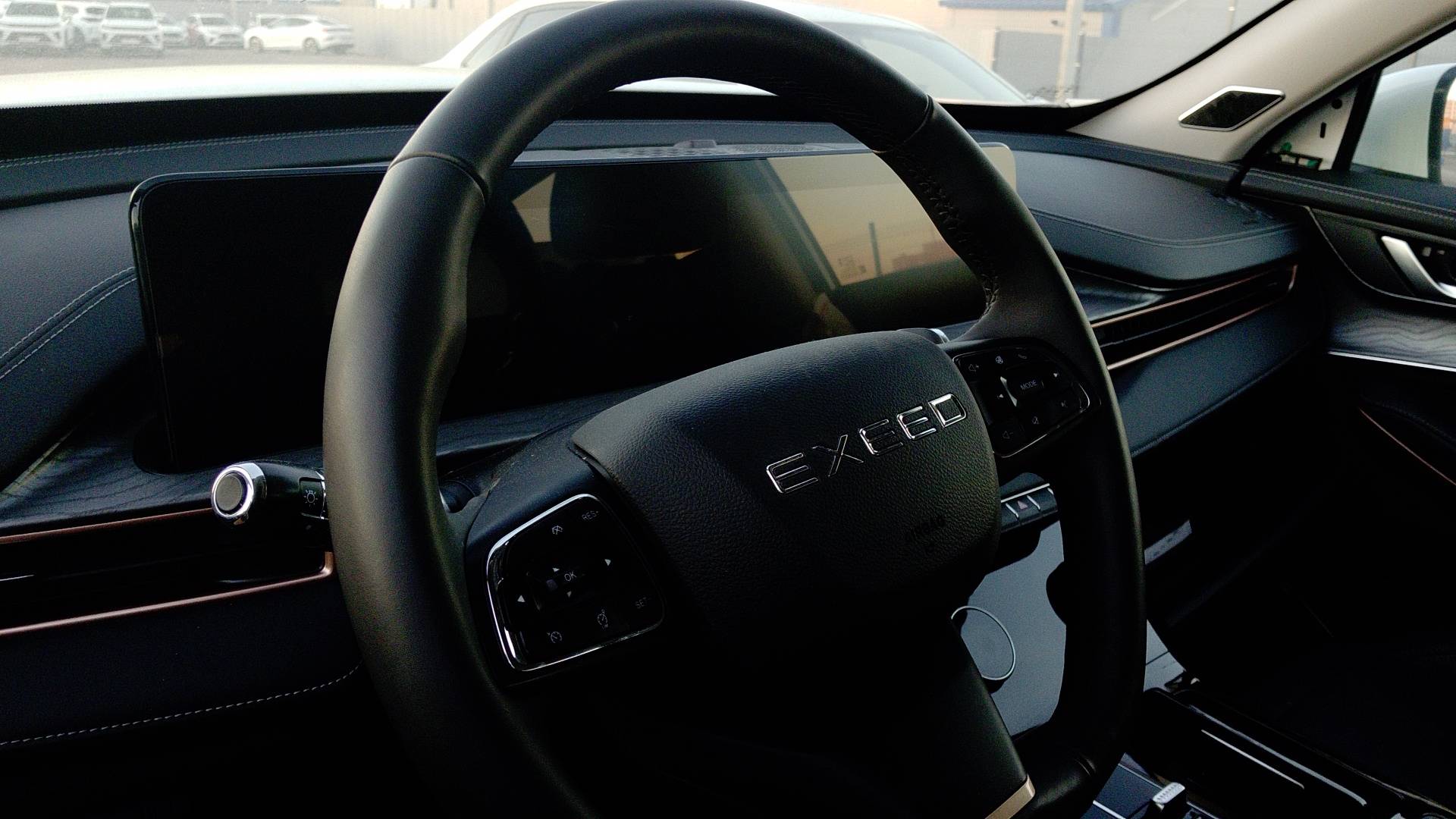 EXEED LX,  33 000 км, 2023 года в лизинг