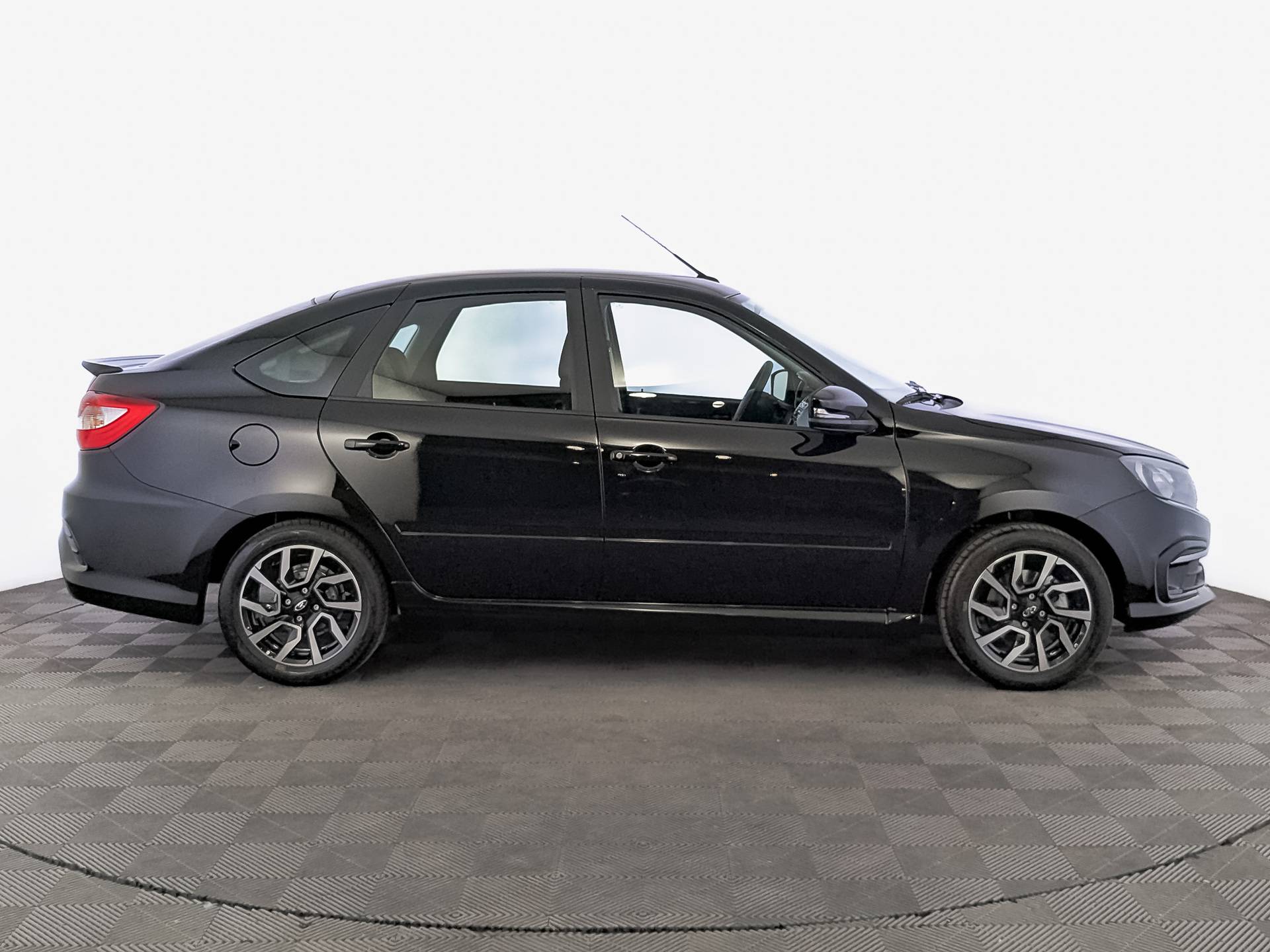 Lada Granta Drive Active Comfort 24 1.6 106hp 5MT