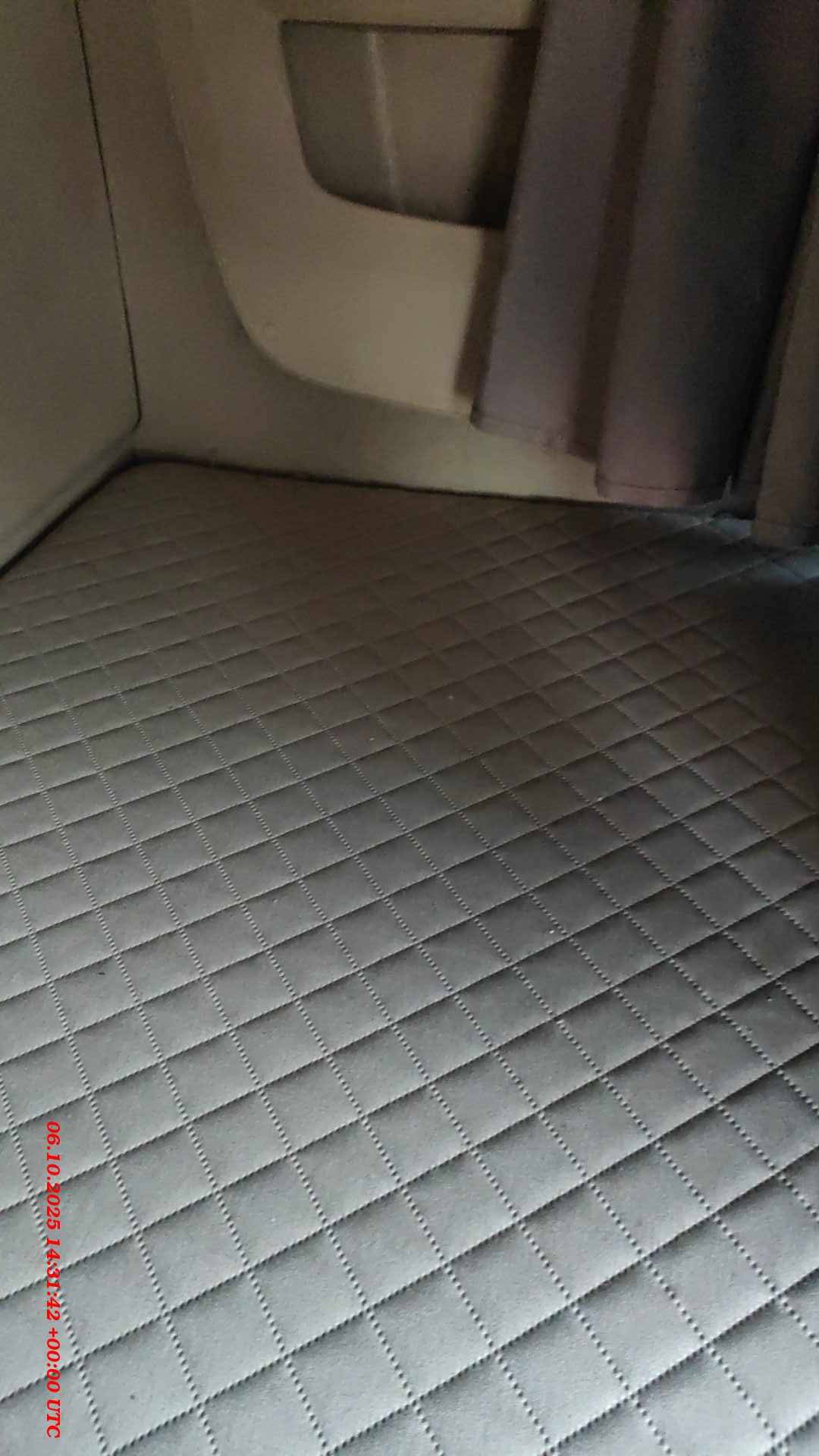 Shacman SX4188YY381,  347 004 км, 2023 года в лизинг