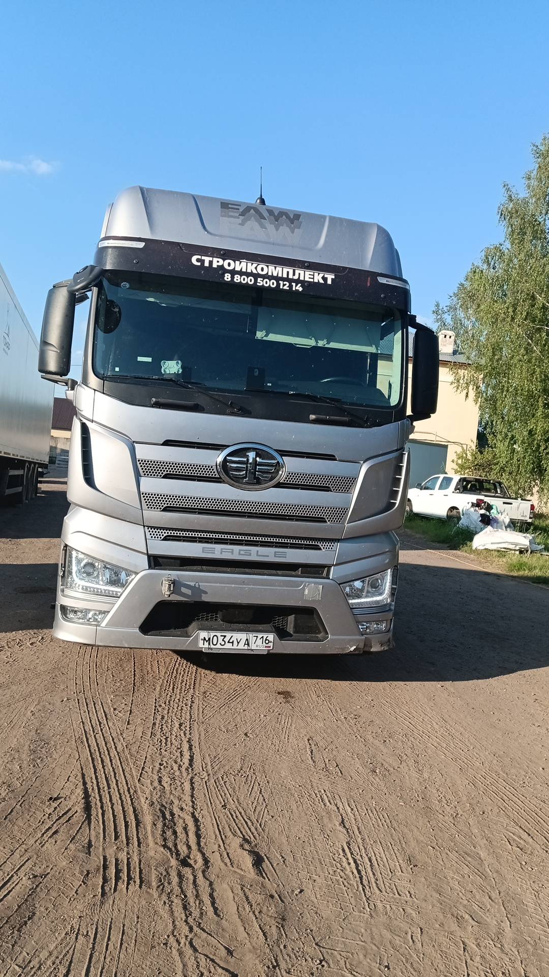 FAW CA4180P77K25E5 4x2,  182 819 км, 2023 года в лизинг