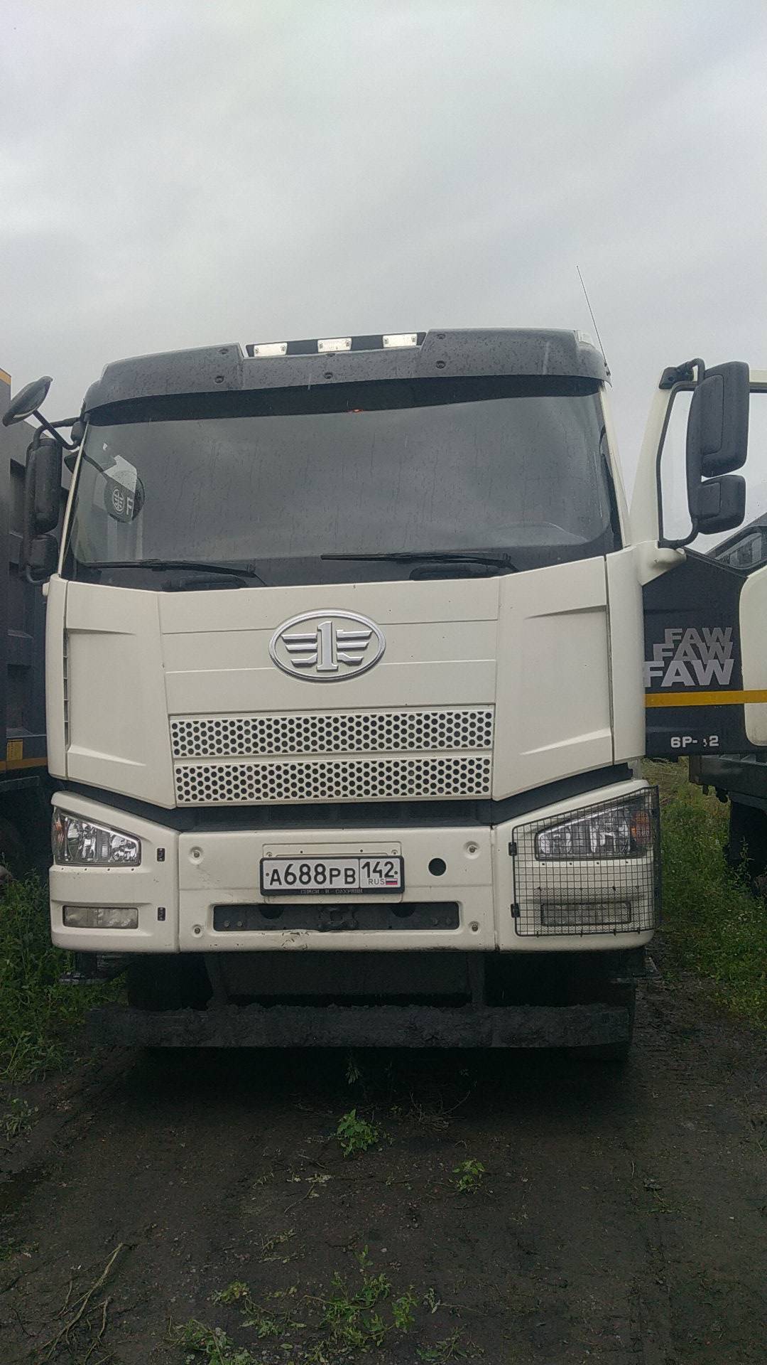 FAW CA3310P66K24T4E5 8х4,  106 468 км, 2024 года в лизинг