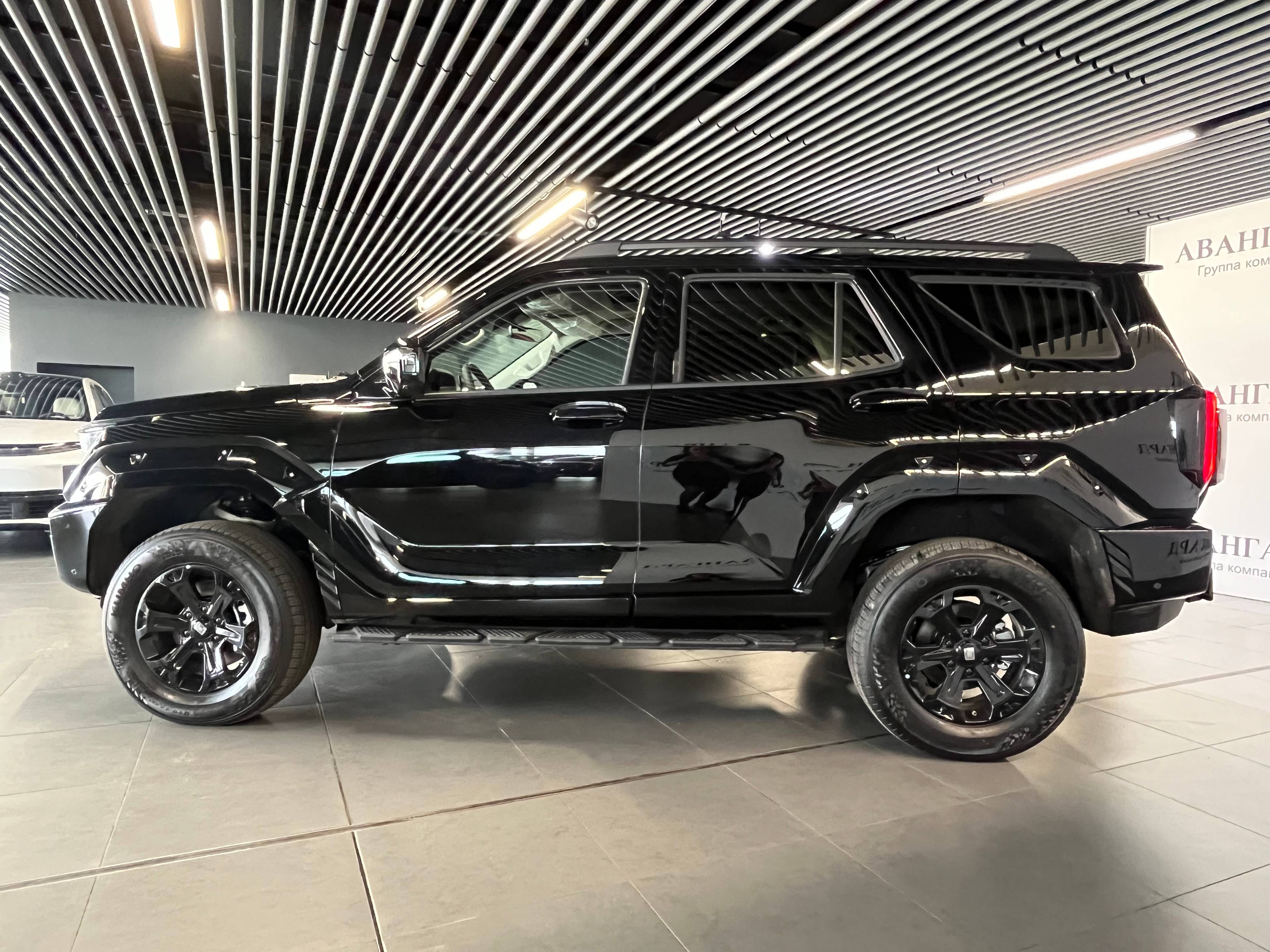 Tank 400 2.0T AT 4WD Premium