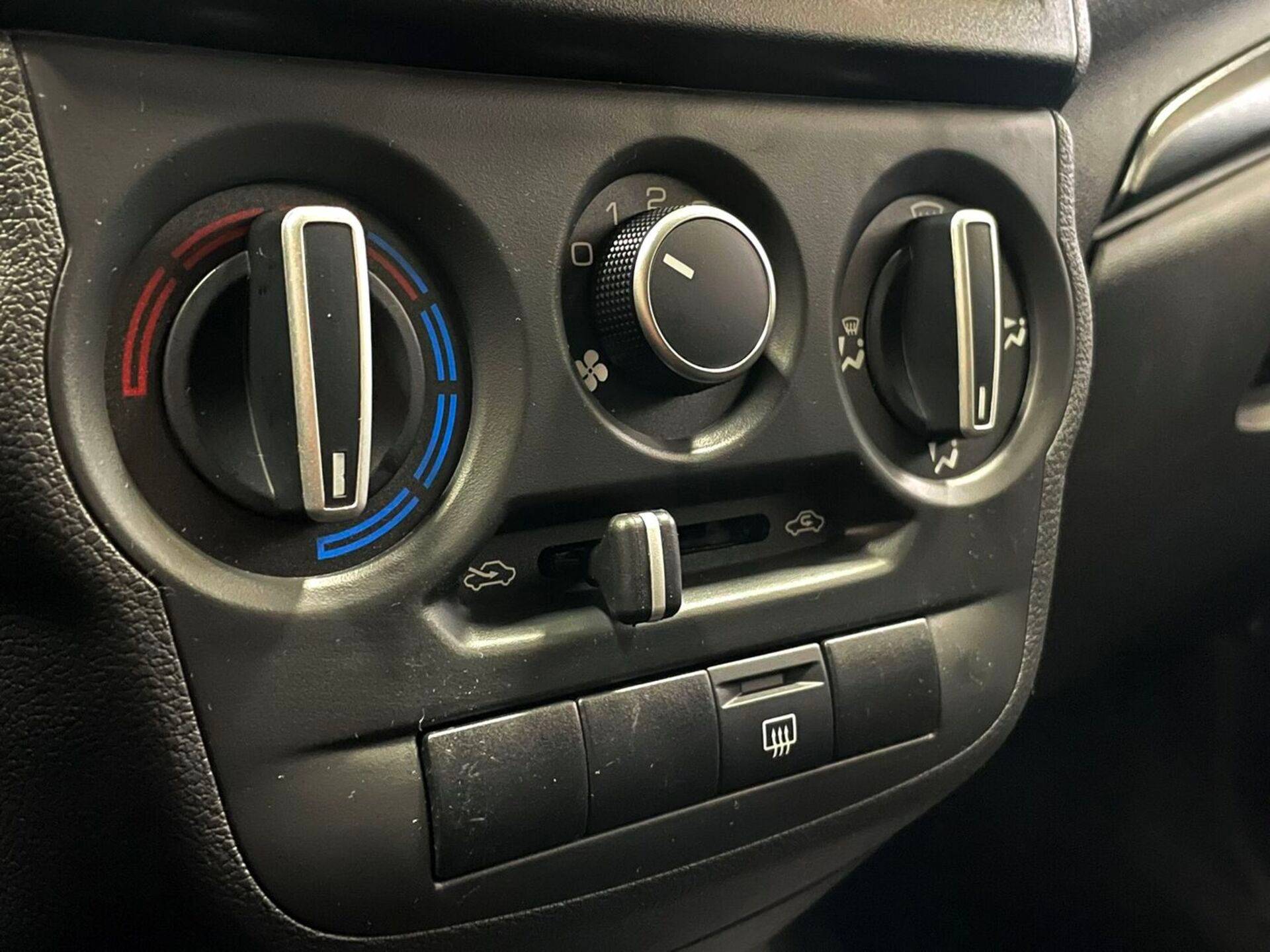Lada Granta седан Comfort 24 1.6 106hp 5MT