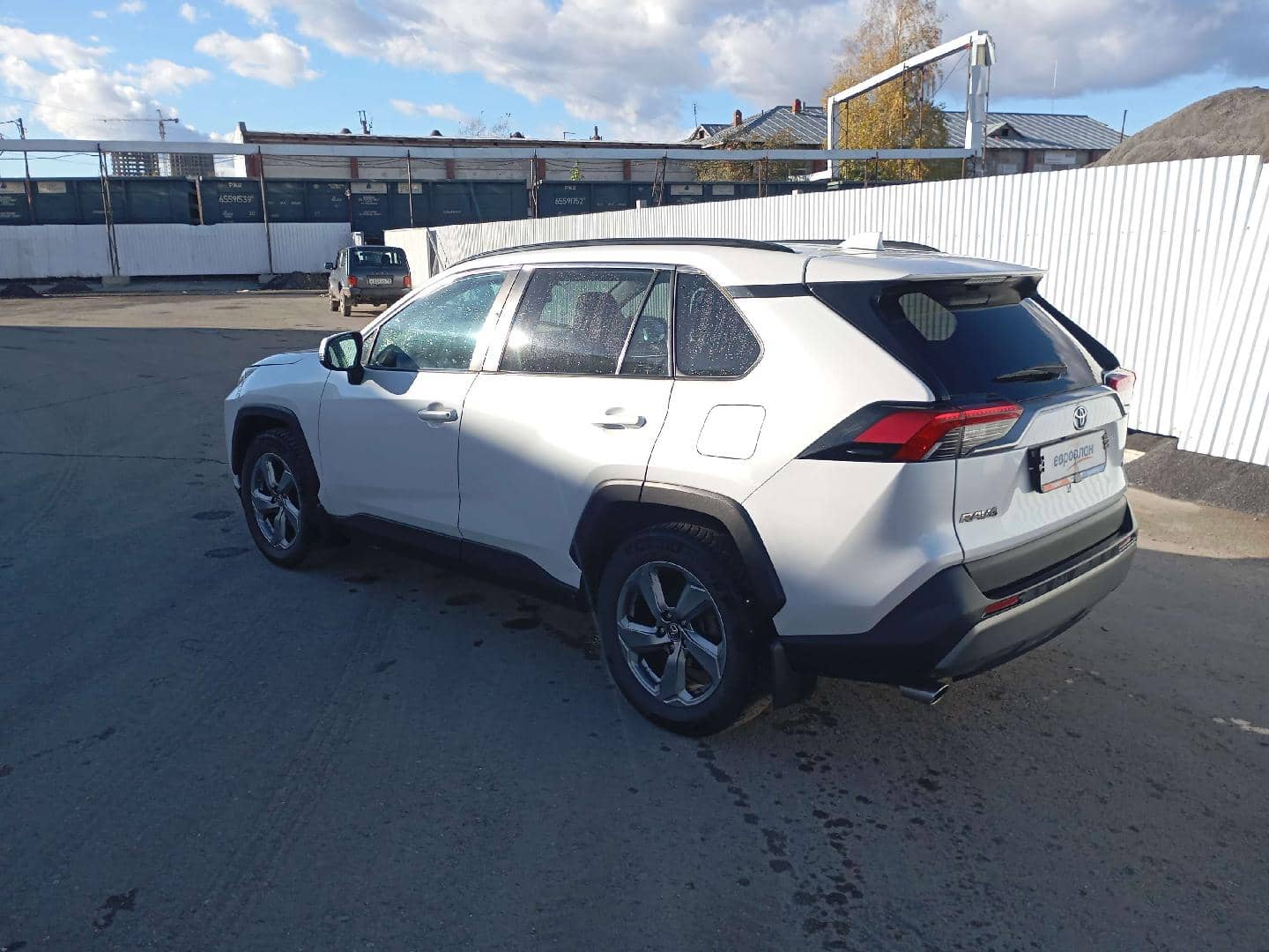 Toyota RAV4,  180 897 км, 2019 года в лизинг