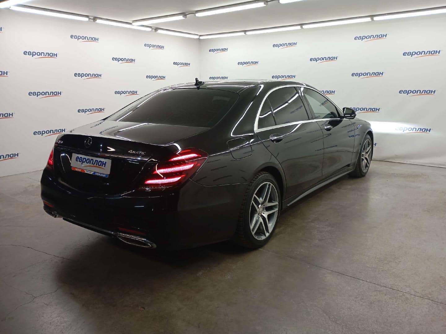 Mercedes-Benz S седан,  234 708 км, 2019 года в лизинг