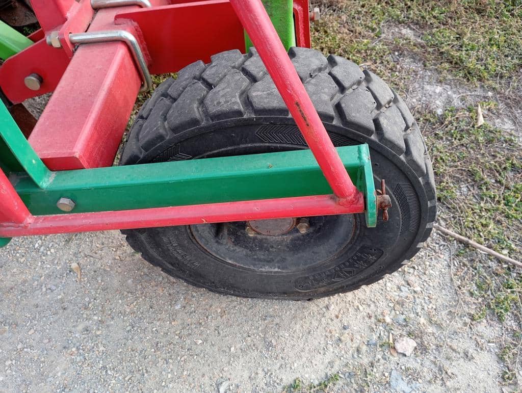Jilin Kangda Agricultural Machinery 2BXF-27 Многофункциональная рядовая сеялка для посева и внесения удобрений,  1 км, 2022 года в лизинг