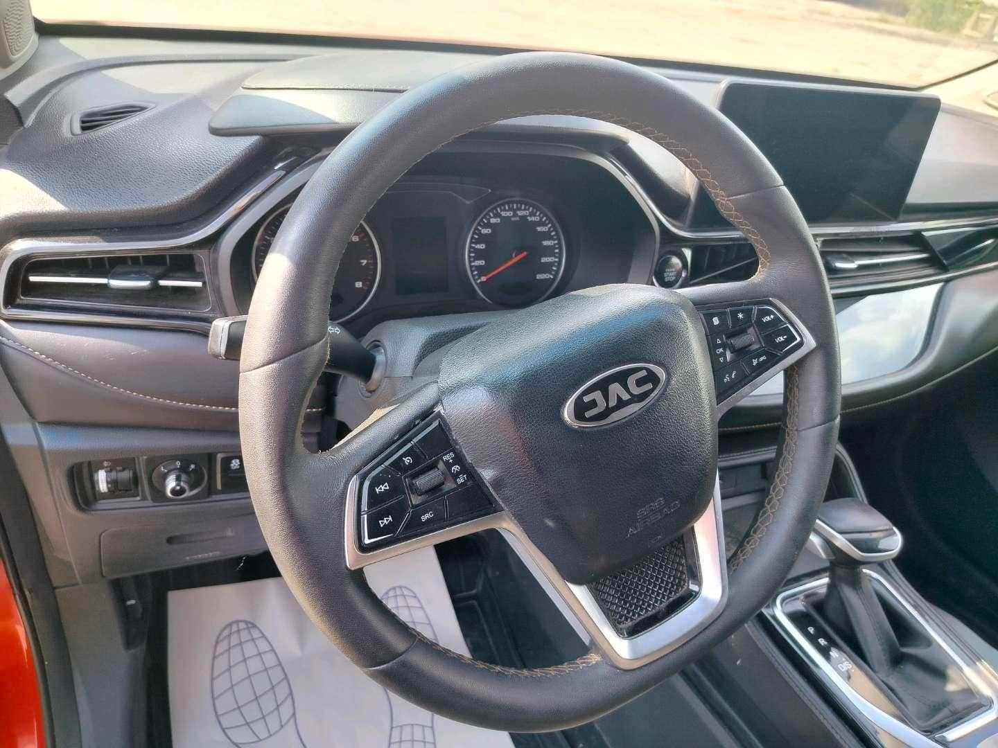 JAC JS4,  166 244 км, 2022 года в лизинг