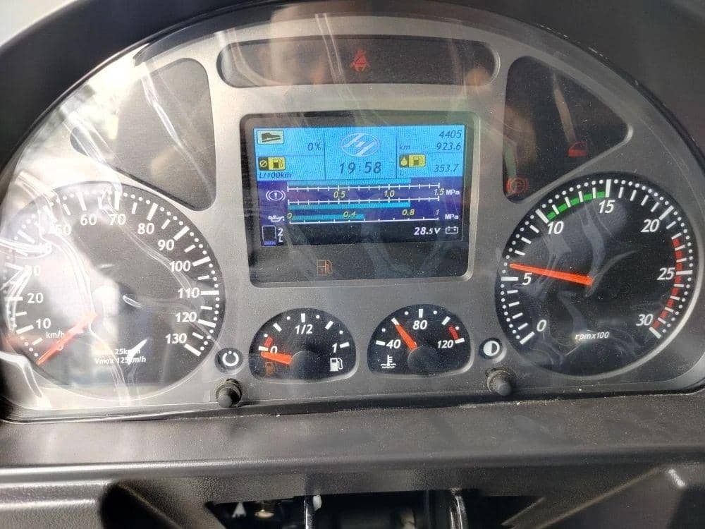 HONGYAN CQ4187HD12381T LNG,  4 405 км, 2023 года в лизинг