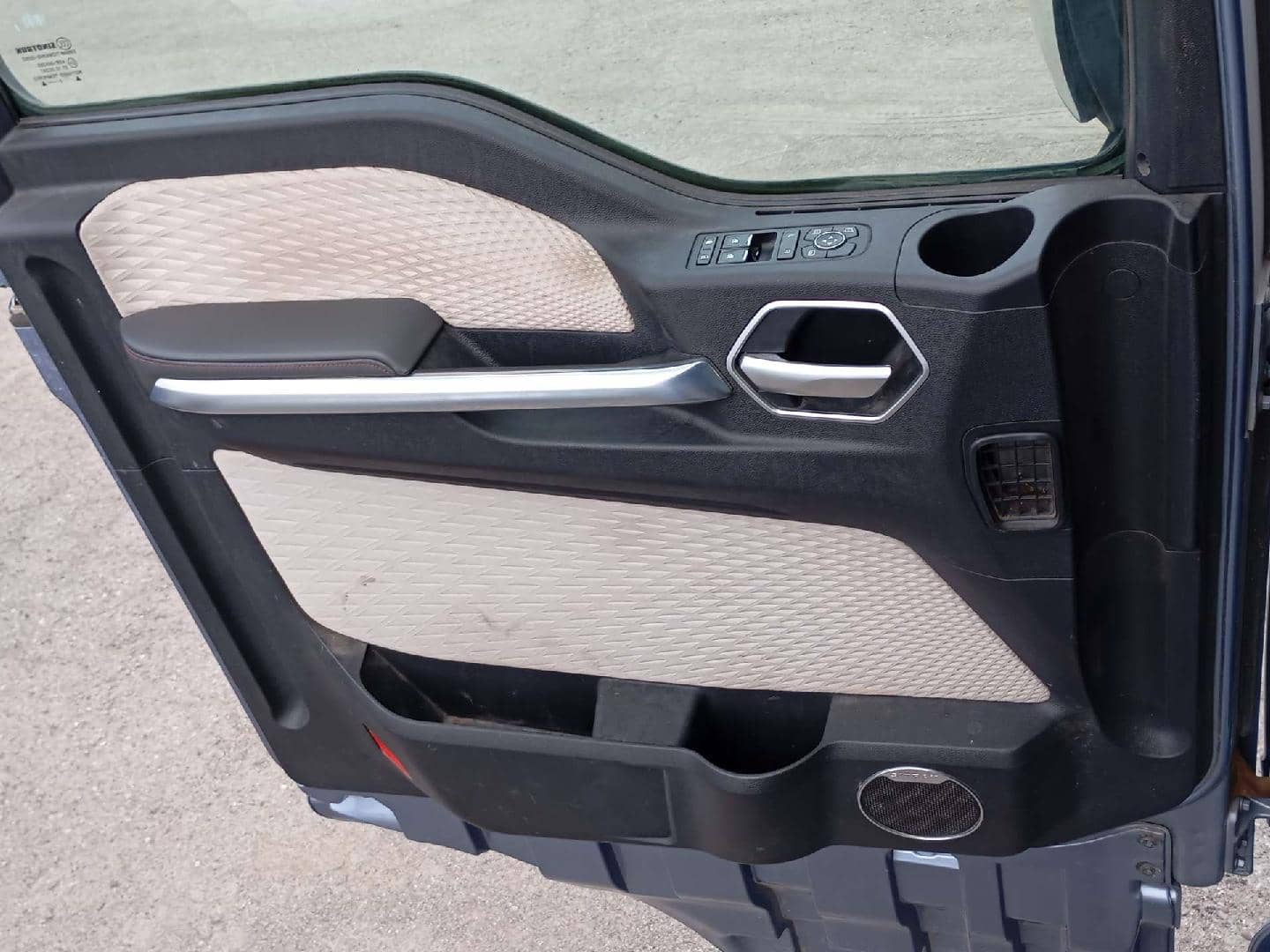 Sitrak С7Н MAX 6×4 ZZ4256V364HE,  87 984 км, 2023 года в лизинг