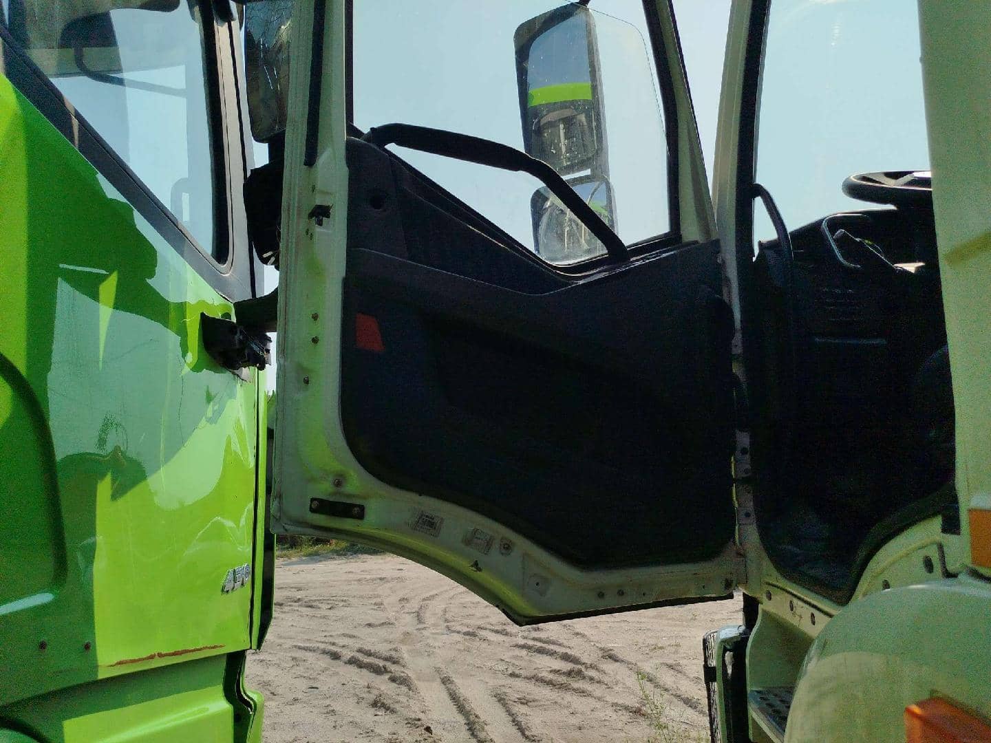 FAW CA3250P66K24L1TE5 6x6,  150 000 км, 2022 года в лизинг