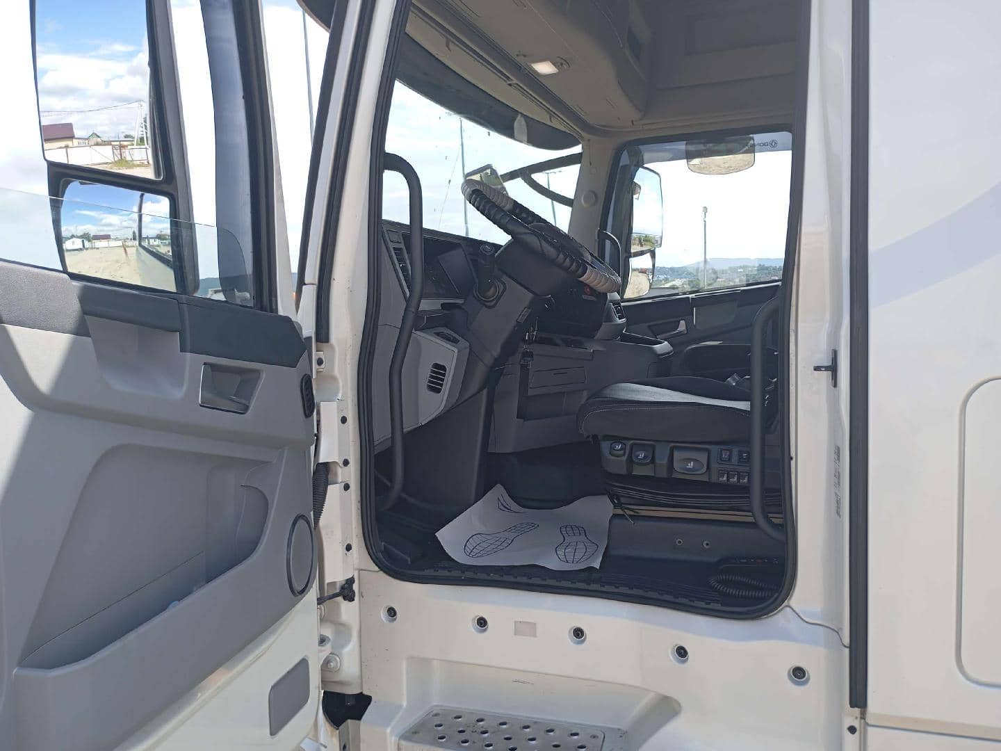 DongFeng DFH4186 (KX),  734 912 км, 2023 года в лизинг