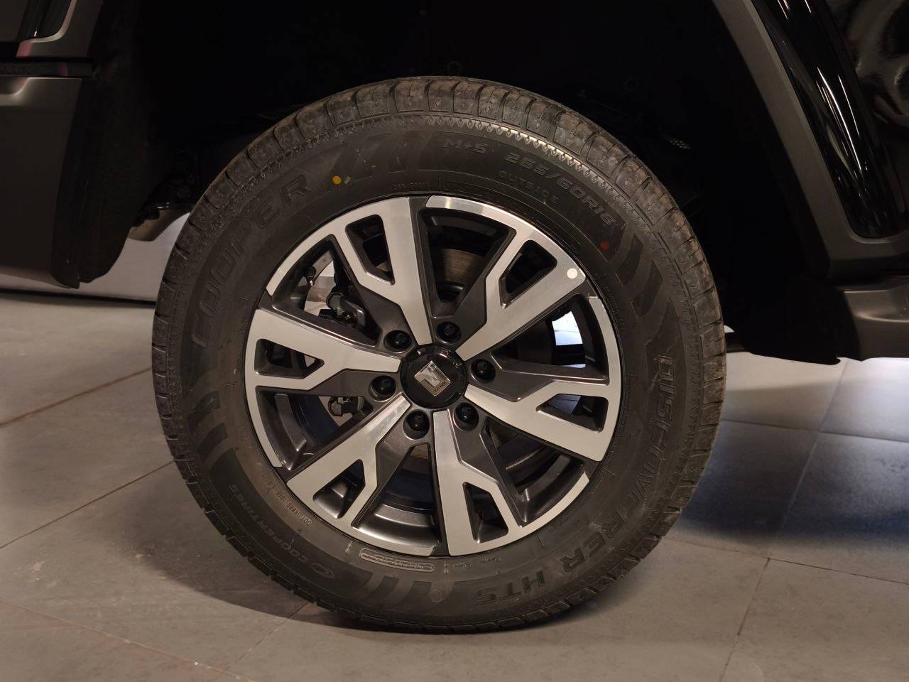 Tank 300 Премиум 2.0 АТ полный привод