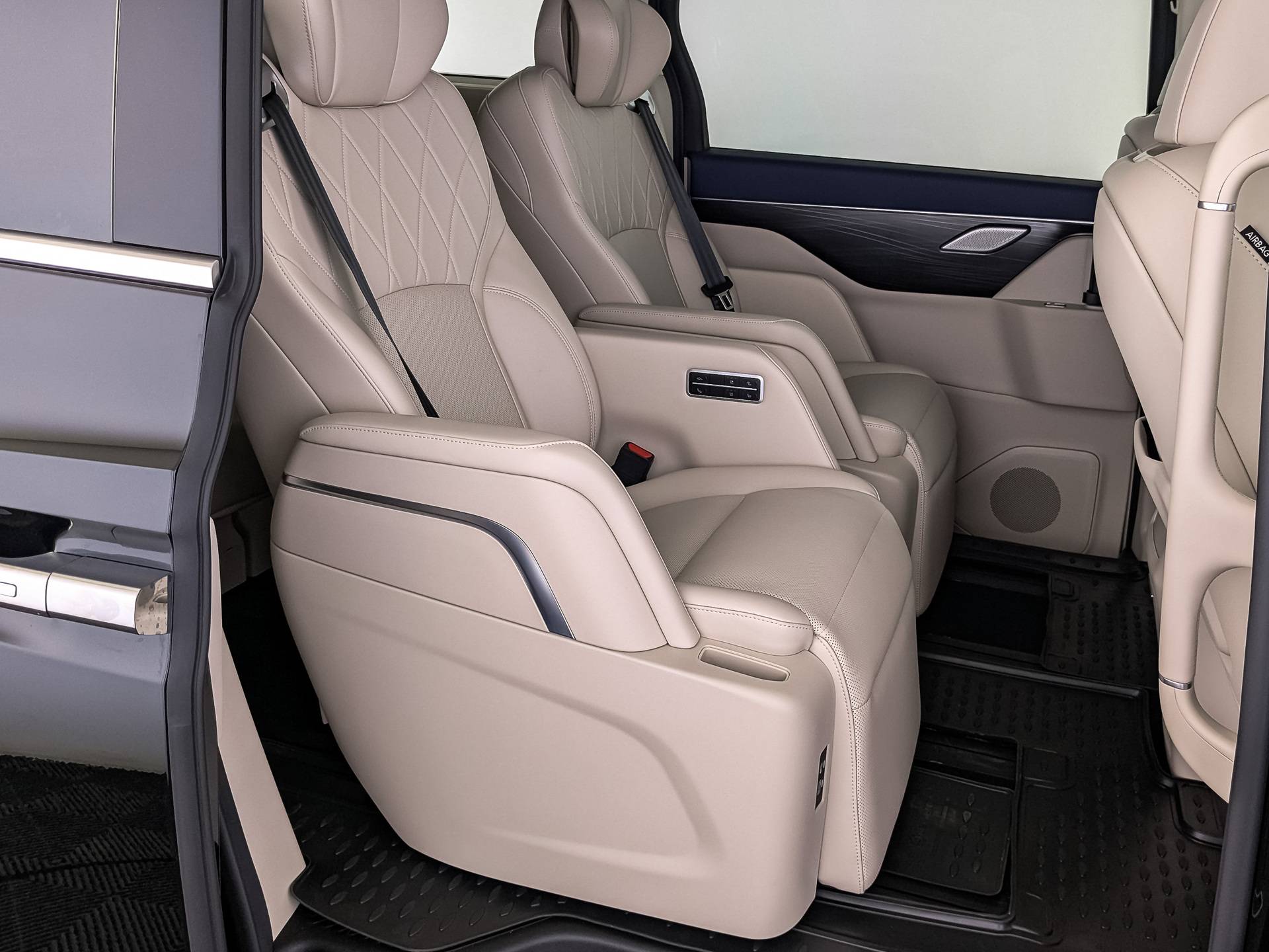 Wey 80 PHEV 1.5 T DHT 4WD Premium