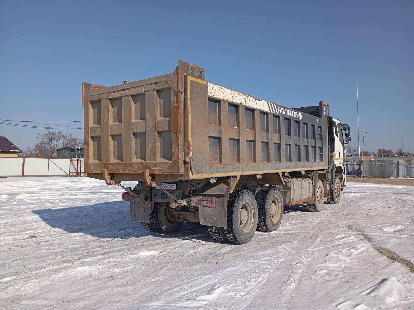 FAW CA3310P66K24T4E5 8х4,  178 626 км, 2021 года в лизинг