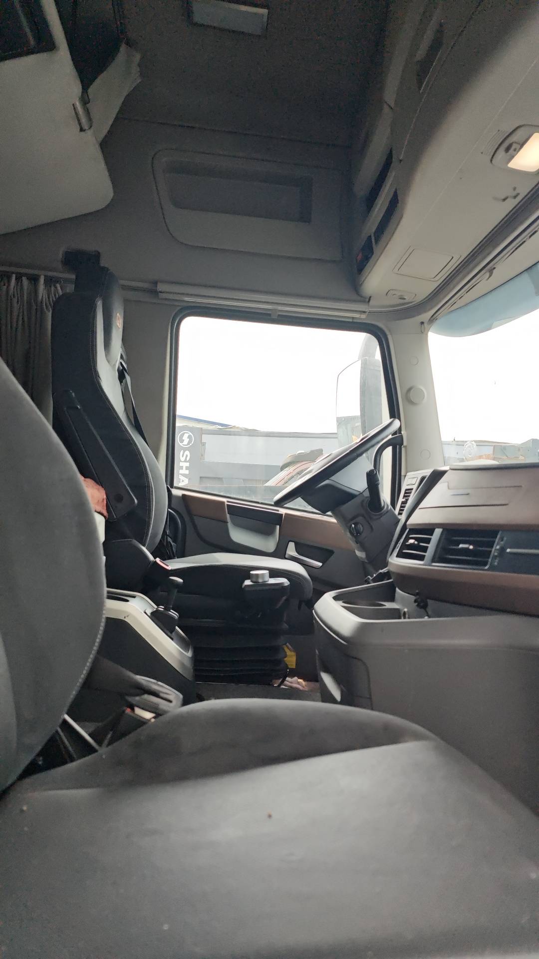 DongFeng GX DFH4180 4x2,  142 332 км, 2023 года в лизинг