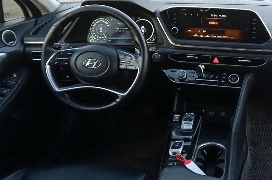 Hyundai Sonata,  249 191 км, 2021 года