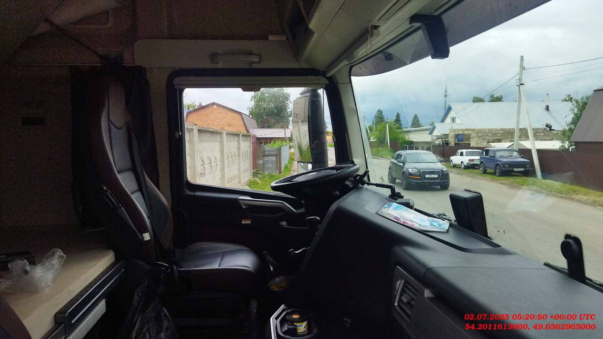 FAW CA4180P77K25E5 4x2,  92 799 км, 2023 года в лизинг
