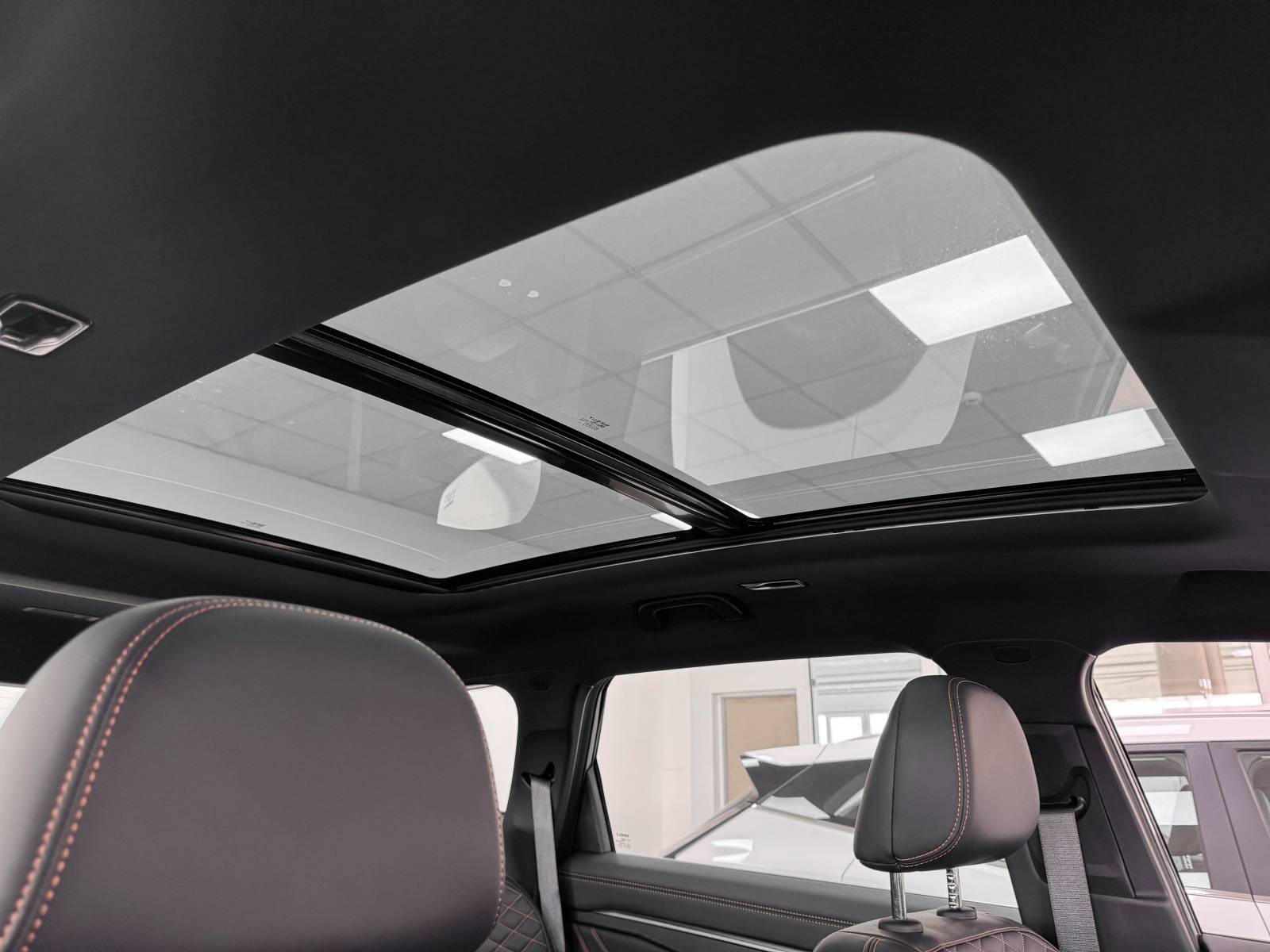 Geely Okavango Flagship 2.0T 7DCT 2WD