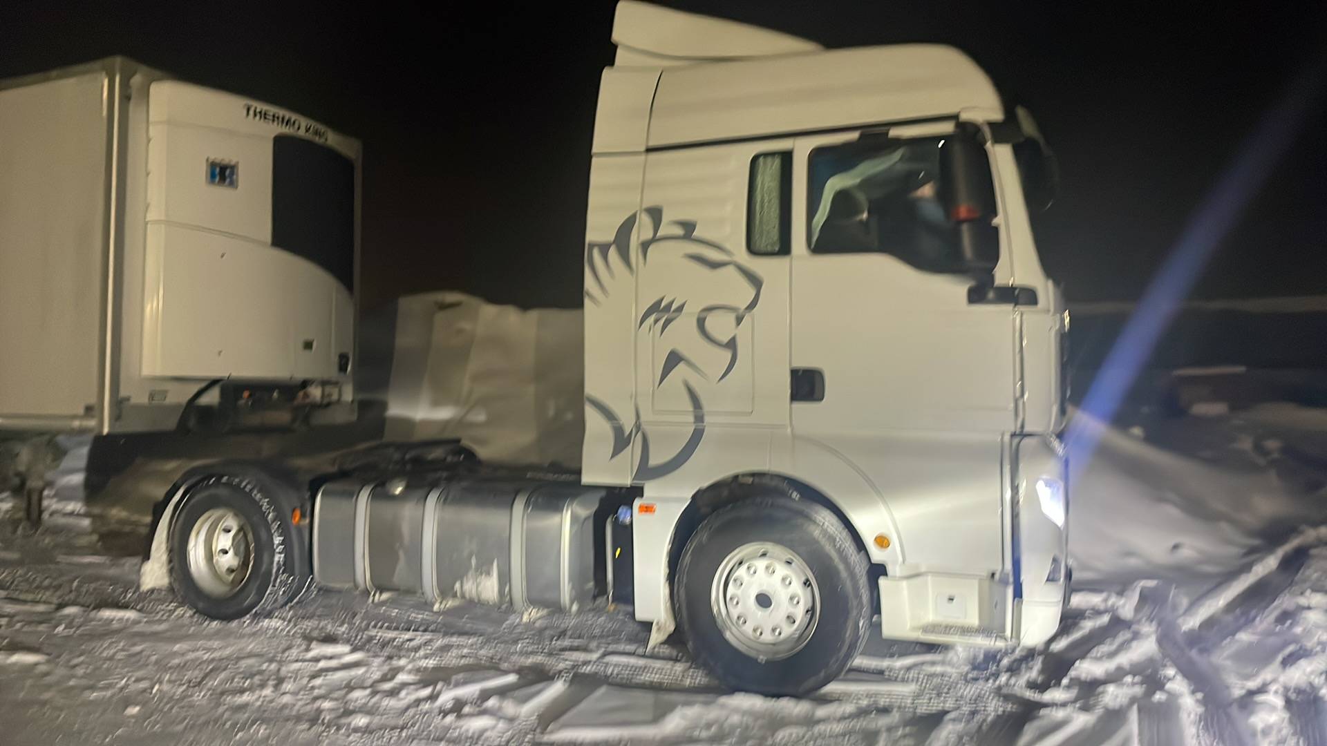 Sitrak C7H 4x2 ZZ4186V361HE,  421 770 км, 2022 года в лизинг