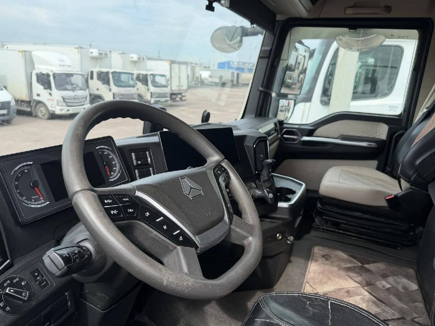 Sitrak C7H MAX 4x2 ZZ4186V361HE,  366 447 км, 2023 года