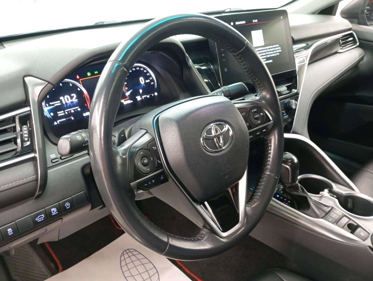 Toyota Camry,  80 920 км, 2023 года в лизинг