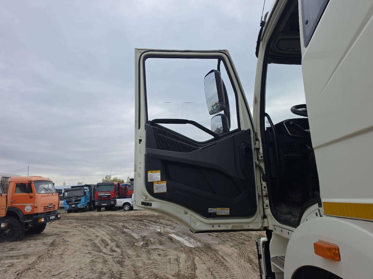 FAW CA3250P66K24T1E5 6х4,  143 551 км, 2022 года в лизинг