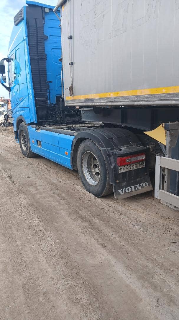 Volvo FH 460 4x2 (FH Globetrotter),  756 215 км, 2021 года в лизинг