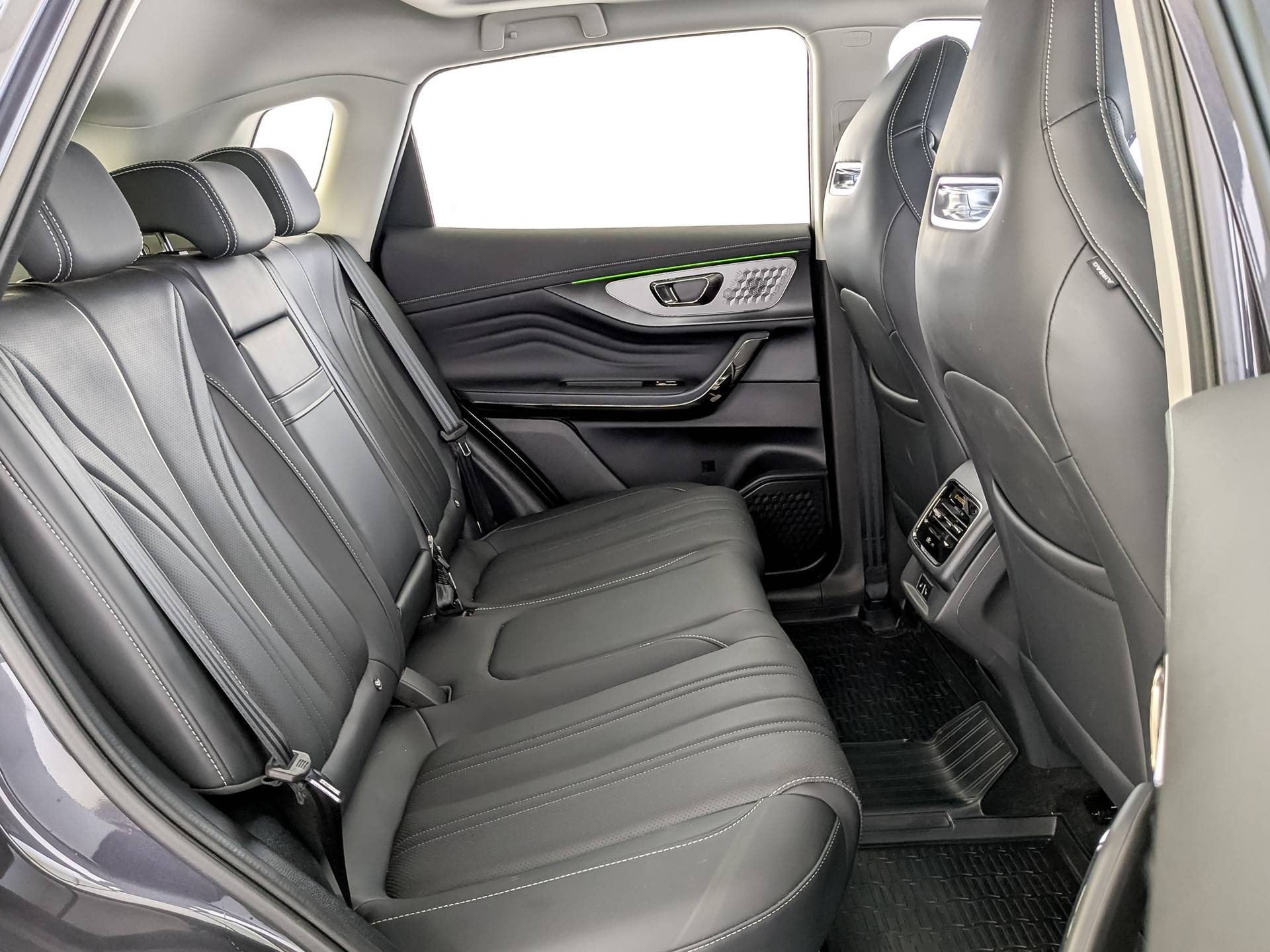 EXEED LX Premium 1.6T 7DCT 4WD