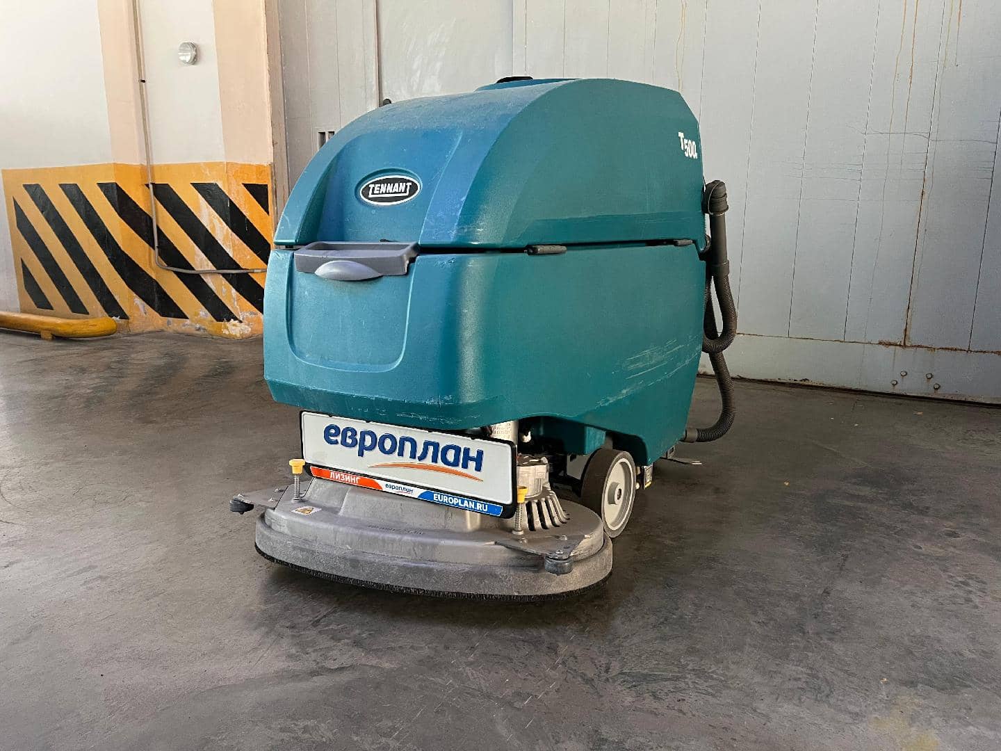 Tennant T500e 70D уборочная машина