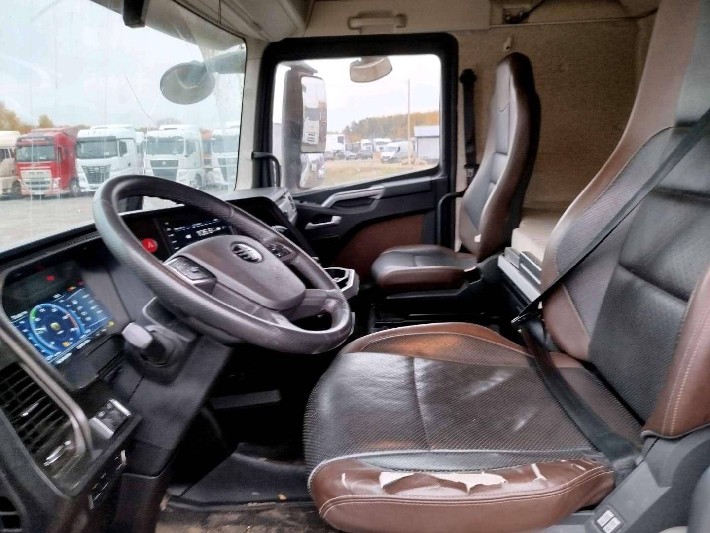 FAW CA4180P77K25E5 4x2,  547 514 км, 2023 года в лизинг