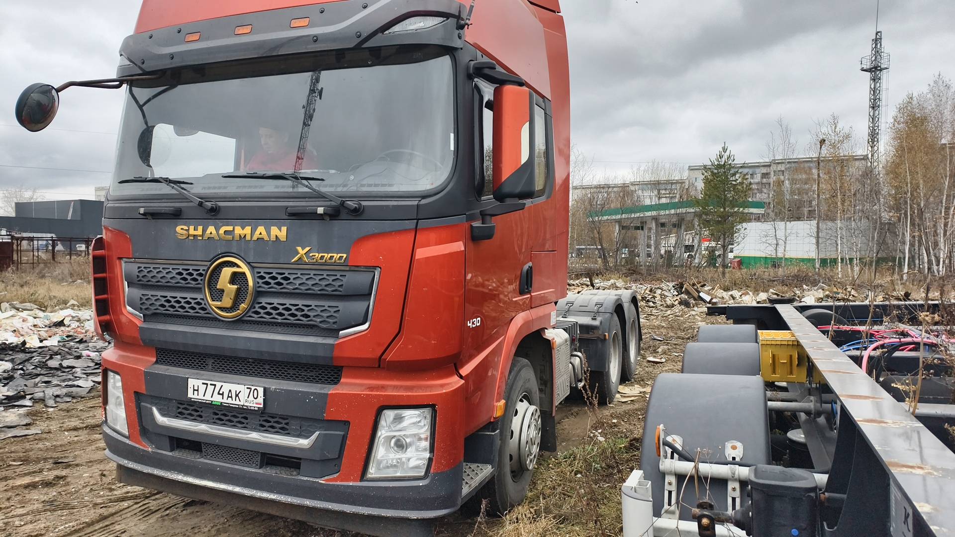 Shacman SX42584V324,  367 595 км, 2022 года в лизинг