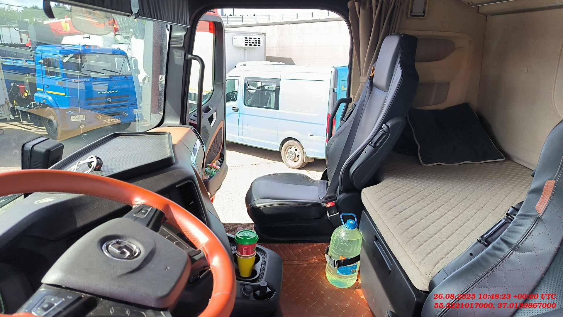 Shacman SX4188YY381,  317 253 км, 2023 года в лизинг