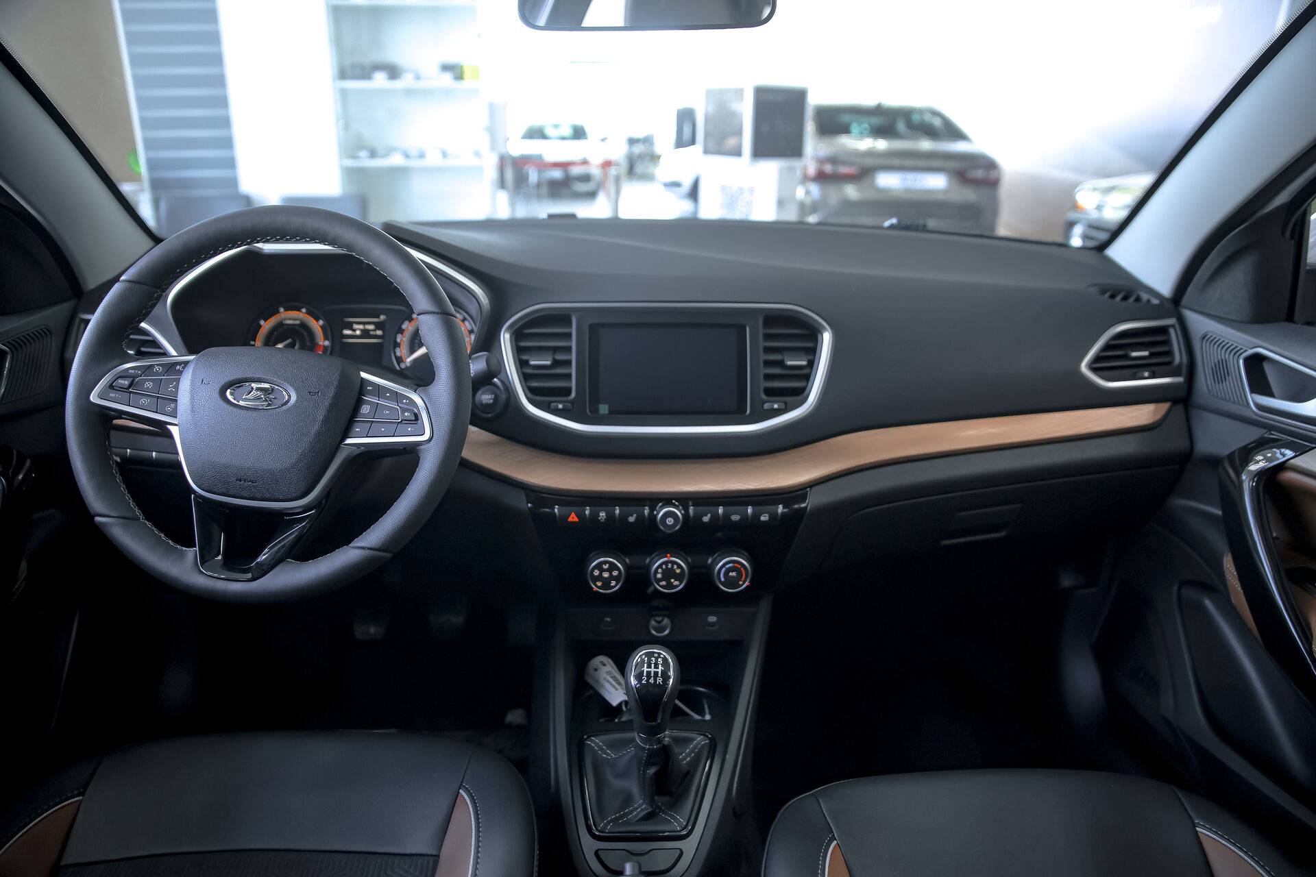 Lada Vesta SW Cross Enjoy 24 1.6 106hp 5MT