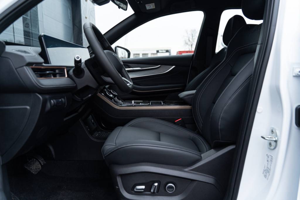 EXEED LX Премиум 1.6Т АТ полный привод (Premium)