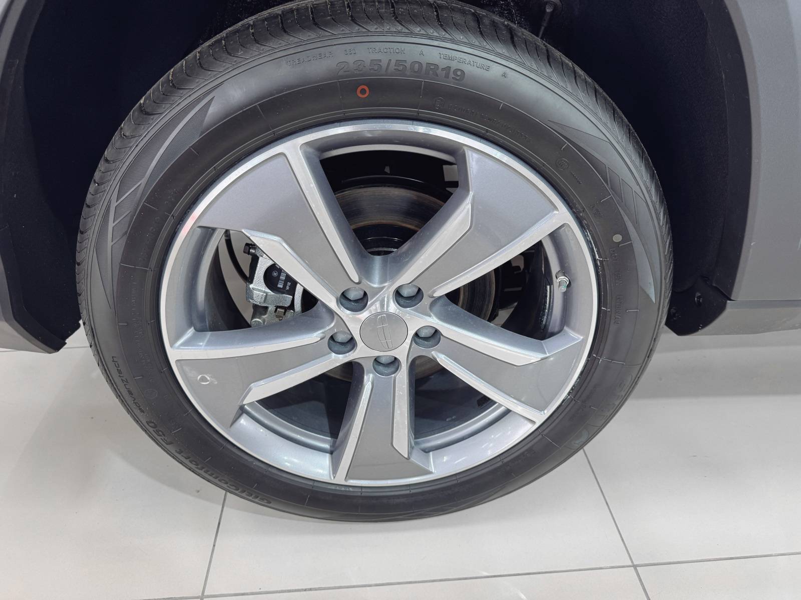 Geely Okavango Flagship 2.0T 7DCT 2WD