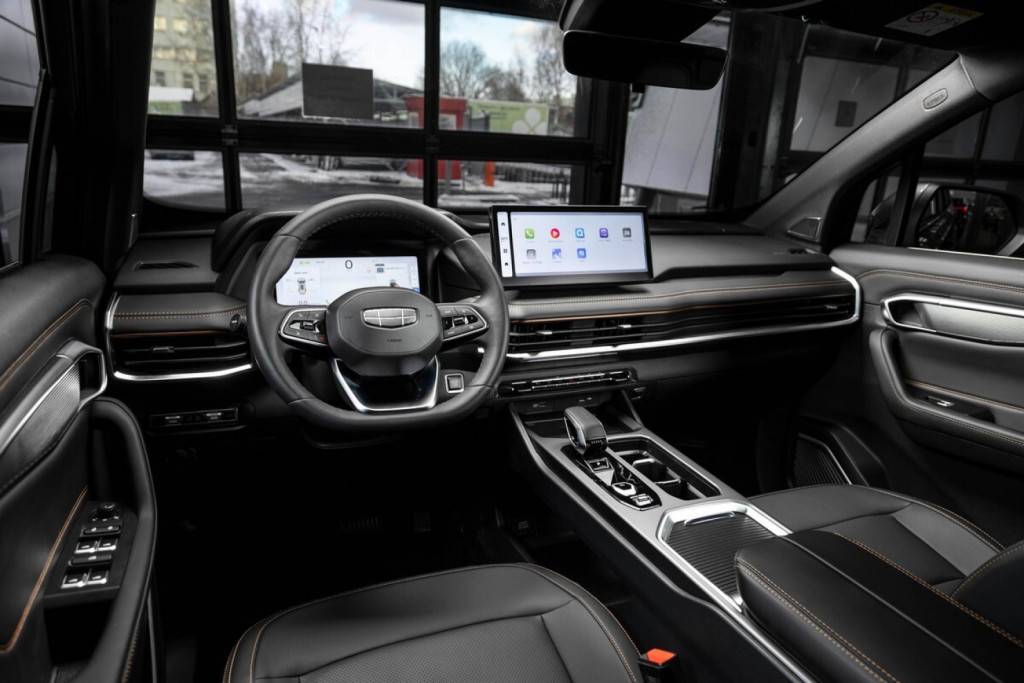 Geely Okavango Flagship 2.0T 7DCT 2WD