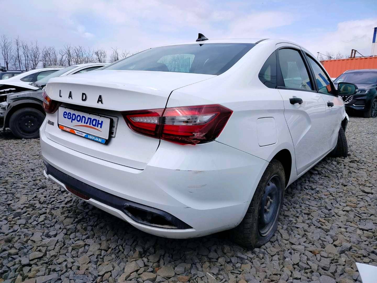 Lada Vesta седан,  60 000 км, 2023 года в лизинг