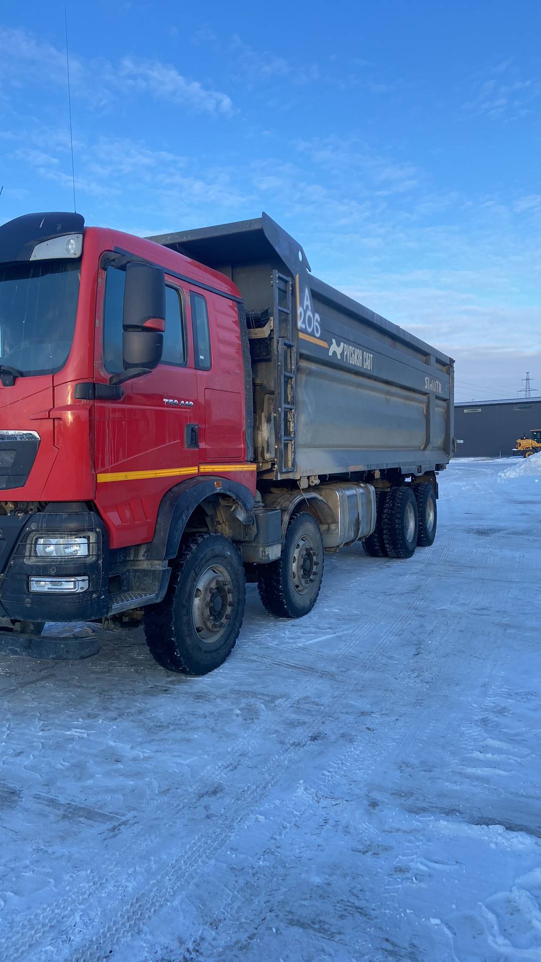 HOWO ZZ3317V386GE1 8х4,  152 343 км, 2024 года в лизинг