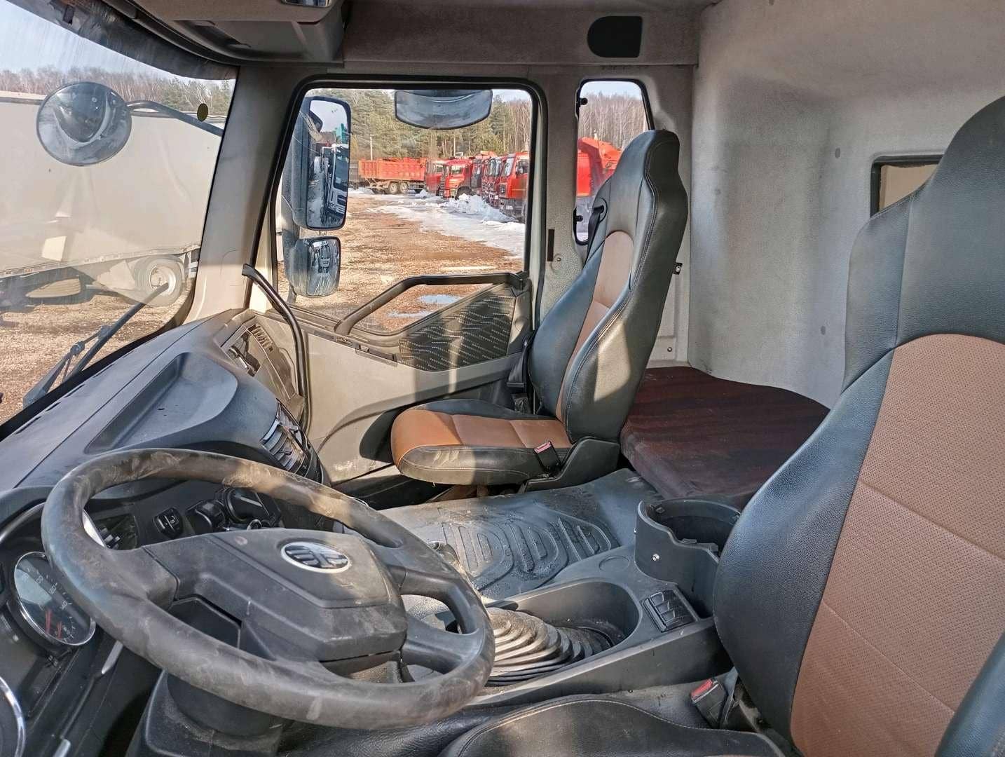 FAW CA3250P66K24T1E5 6х4,  164 977 км, 2022 года в лизинг