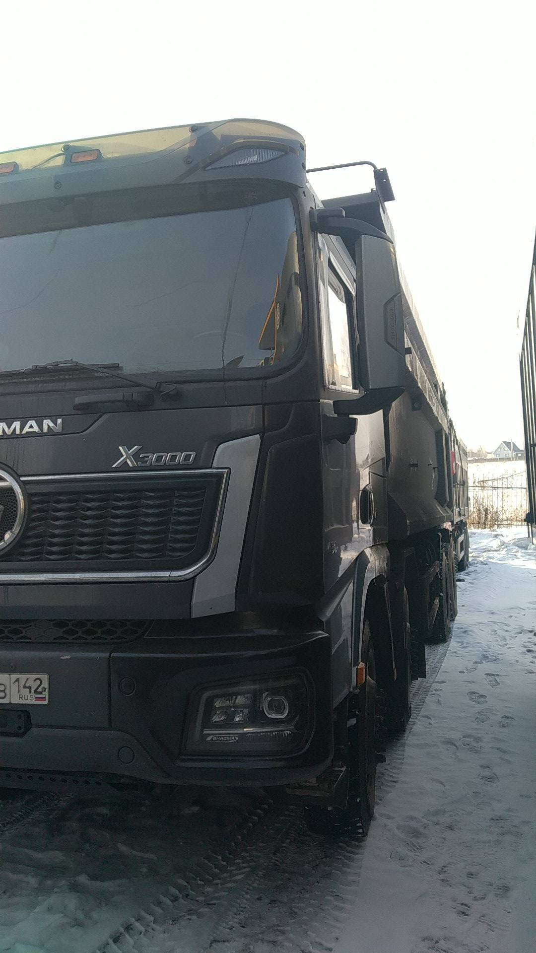 Shacman SX33186V366,  174 593 км, 2024 года в лизинг